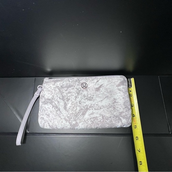 Lululemon Double Up Zipper Pouch/Wallet Gray w/ Metal Logo Medallion - Picture 8 of 9